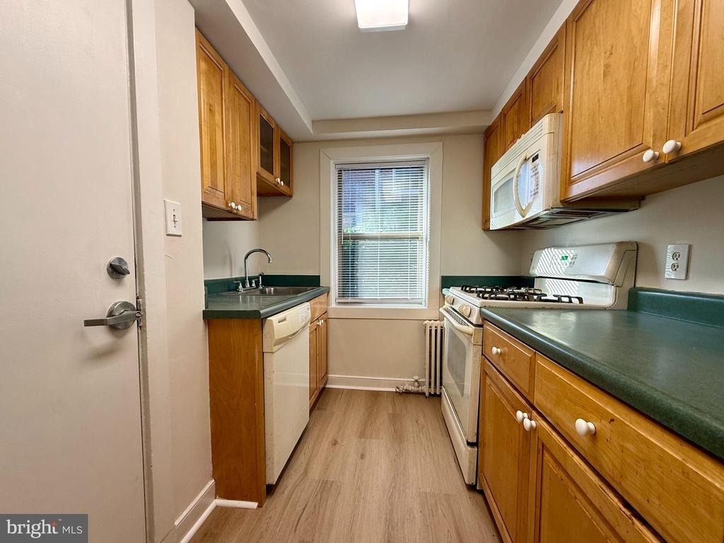 1400 Kenmore Avenue - Photo 5