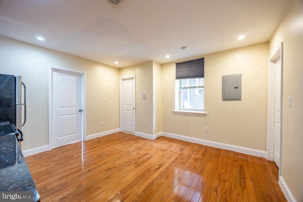 4706 Chestnut Street - Photo 2