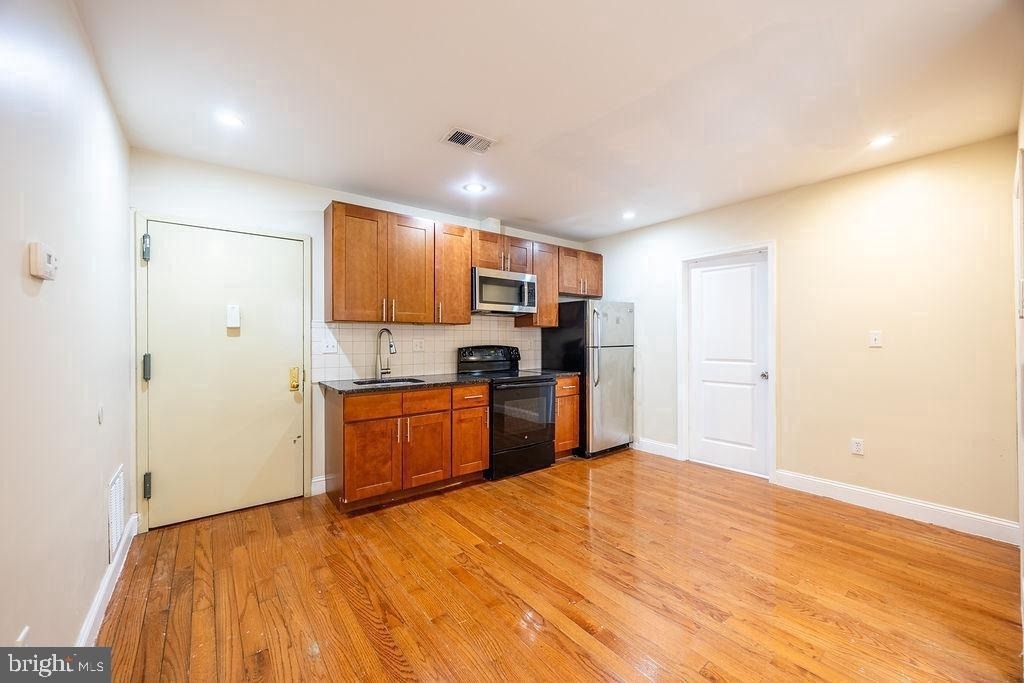 4706 Chestnut Street - Photo 0