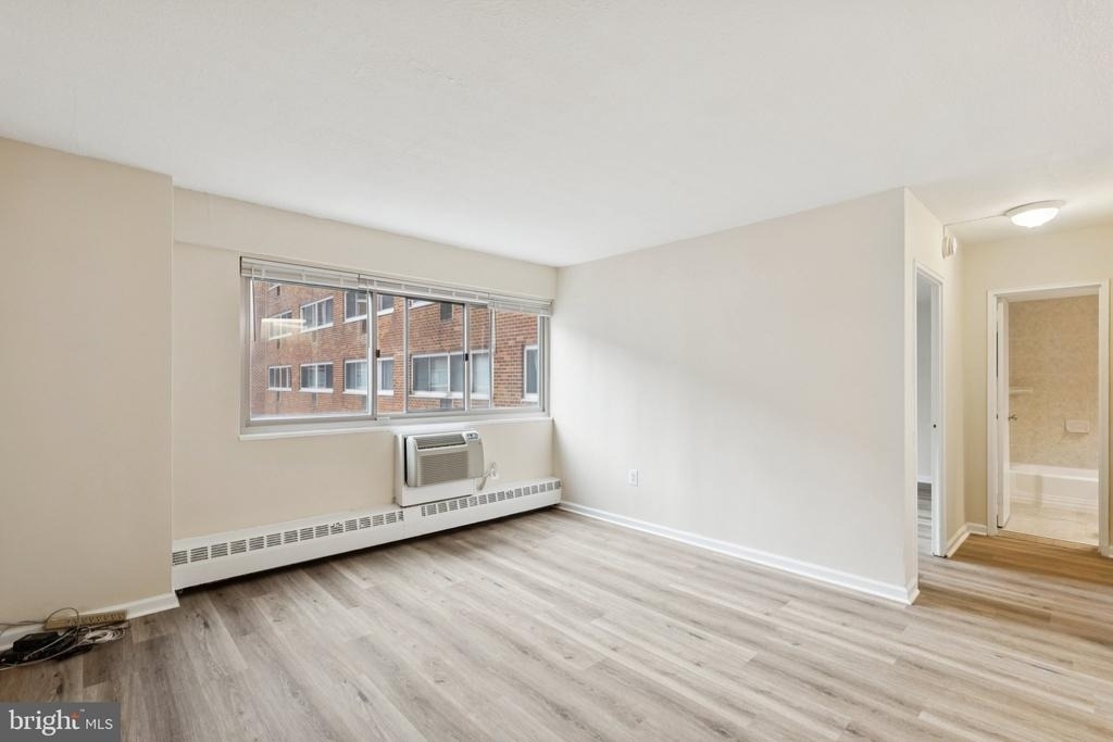 2101 Chestnut Street - Photo 2