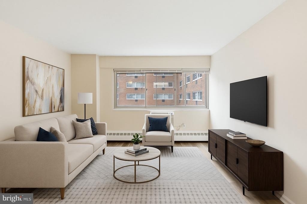 2101 Chestnut Street - Photo 0