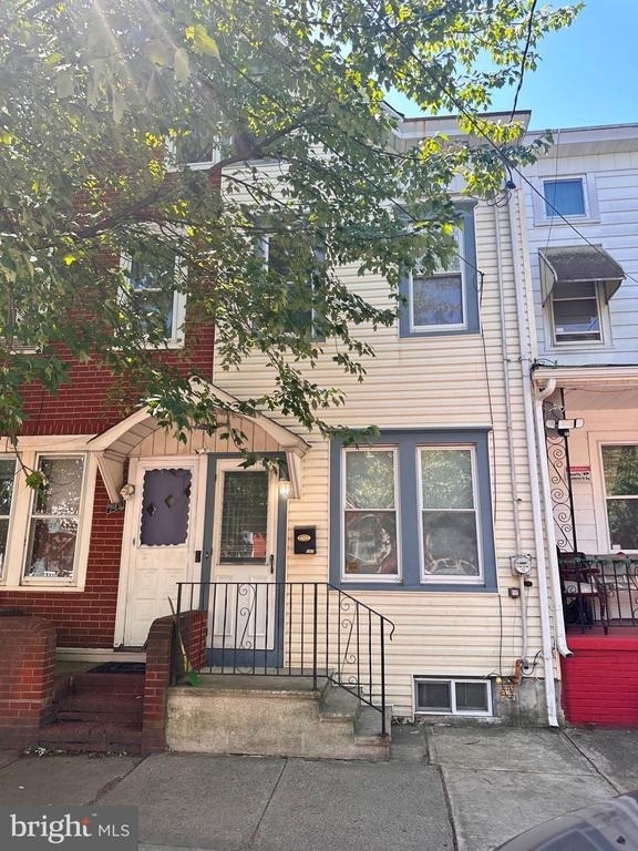 247 Morris Avenue - Photo 1