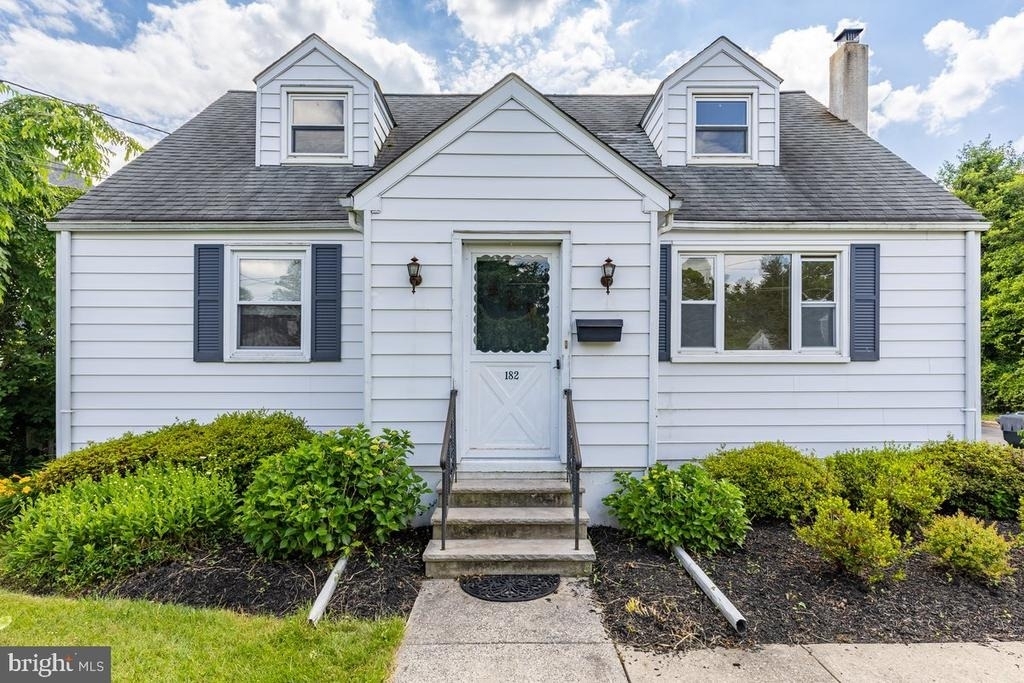 182 Linden Lane - Photo 1