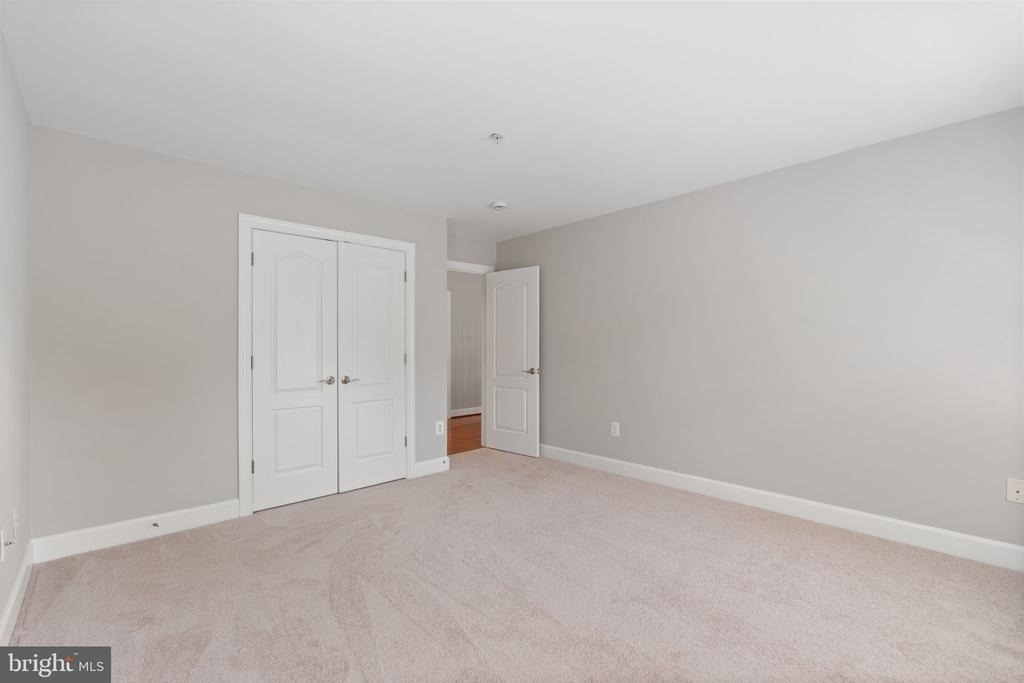 15436 Symondsbury Way - Photo 33