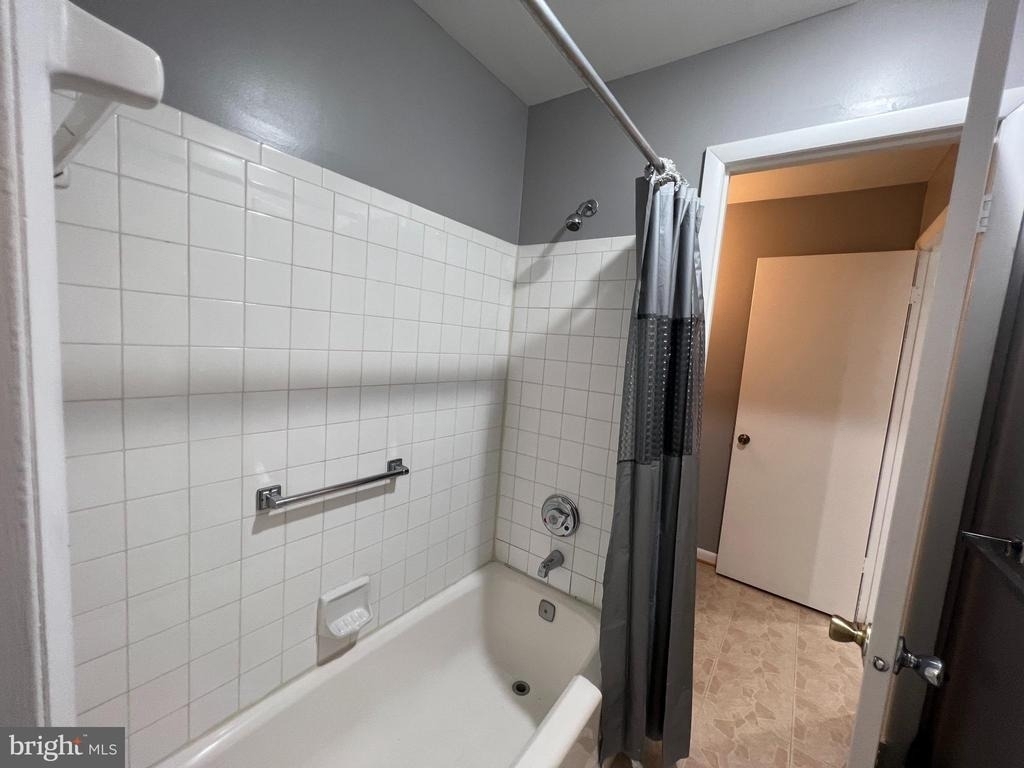 8720 Grasmere Court - Photo 19