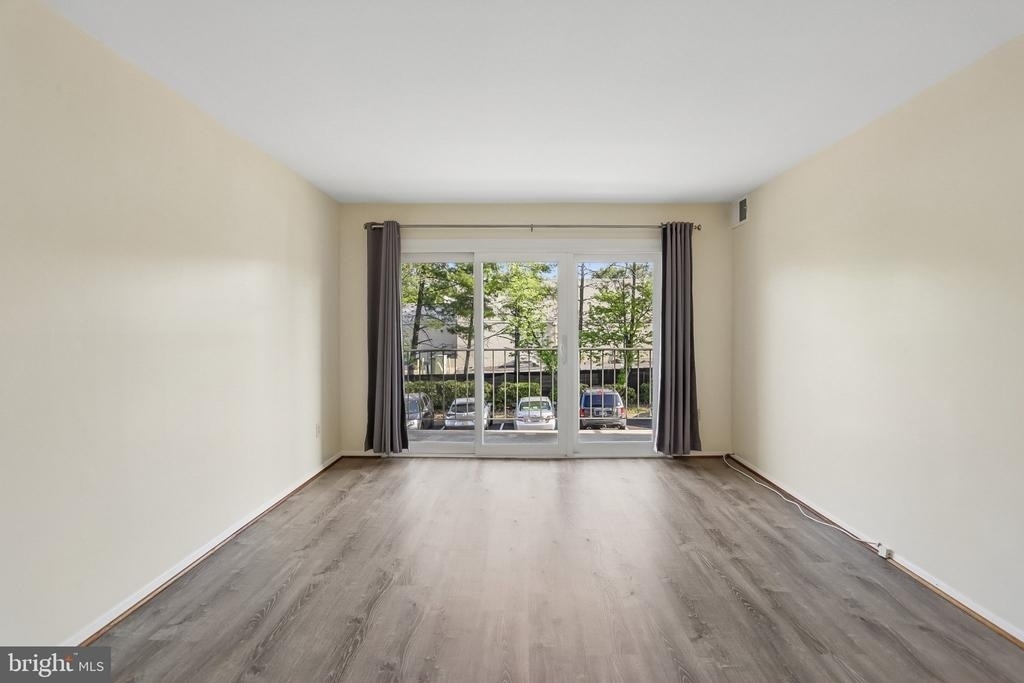 11925 Parklawn Drive - Photo 10