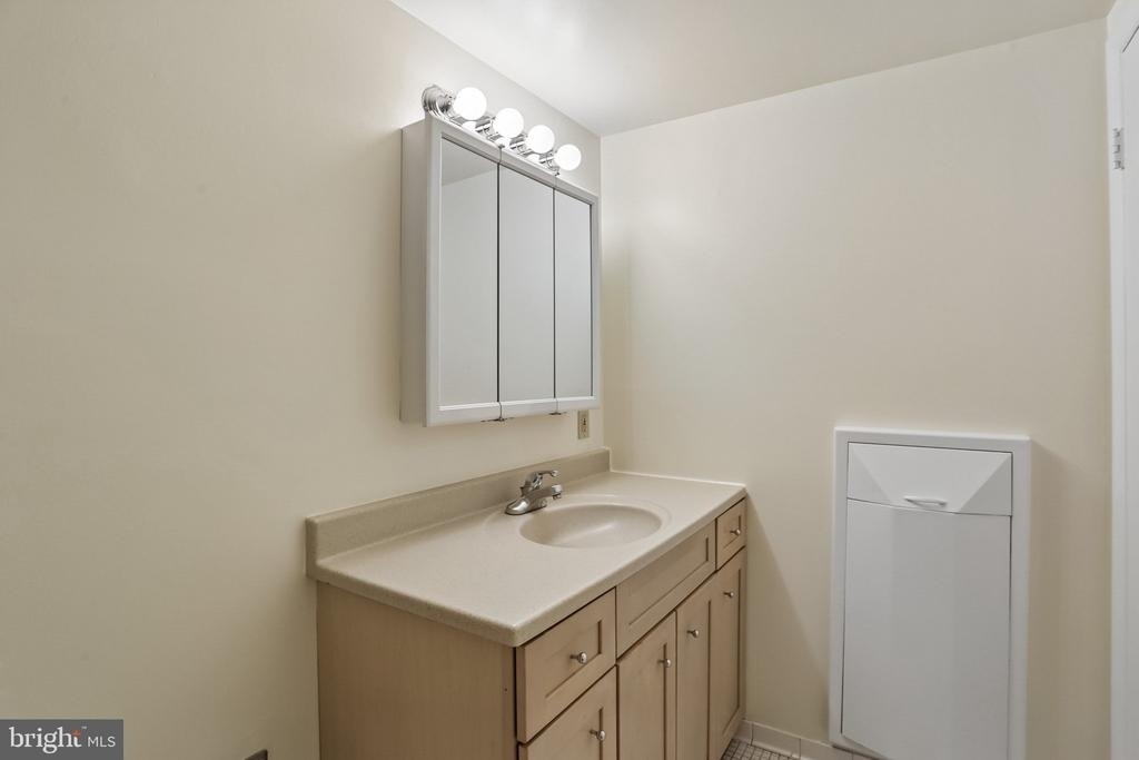 11925 Parklawn Drive - Photo 34