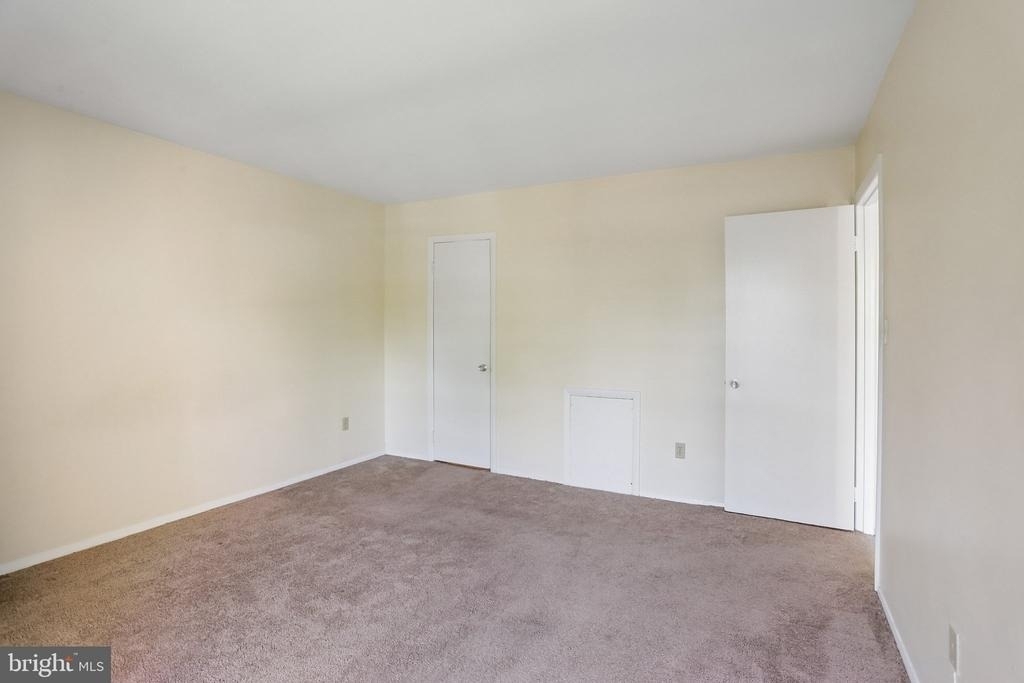 11925 Parklawn Drive - Photo 32