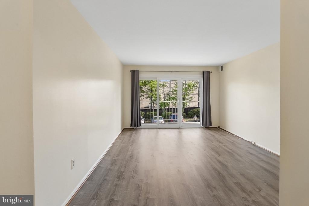 11925 Parklawn Drive - Photo 9