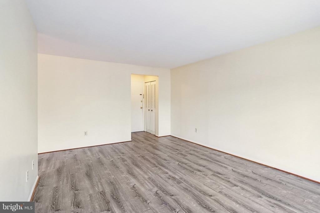 11925 Parklawn Drive - Photo 13