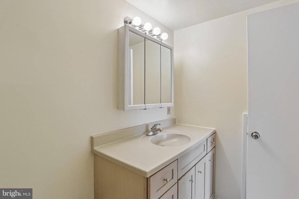 11925 Parklawn Drive - Photo 35