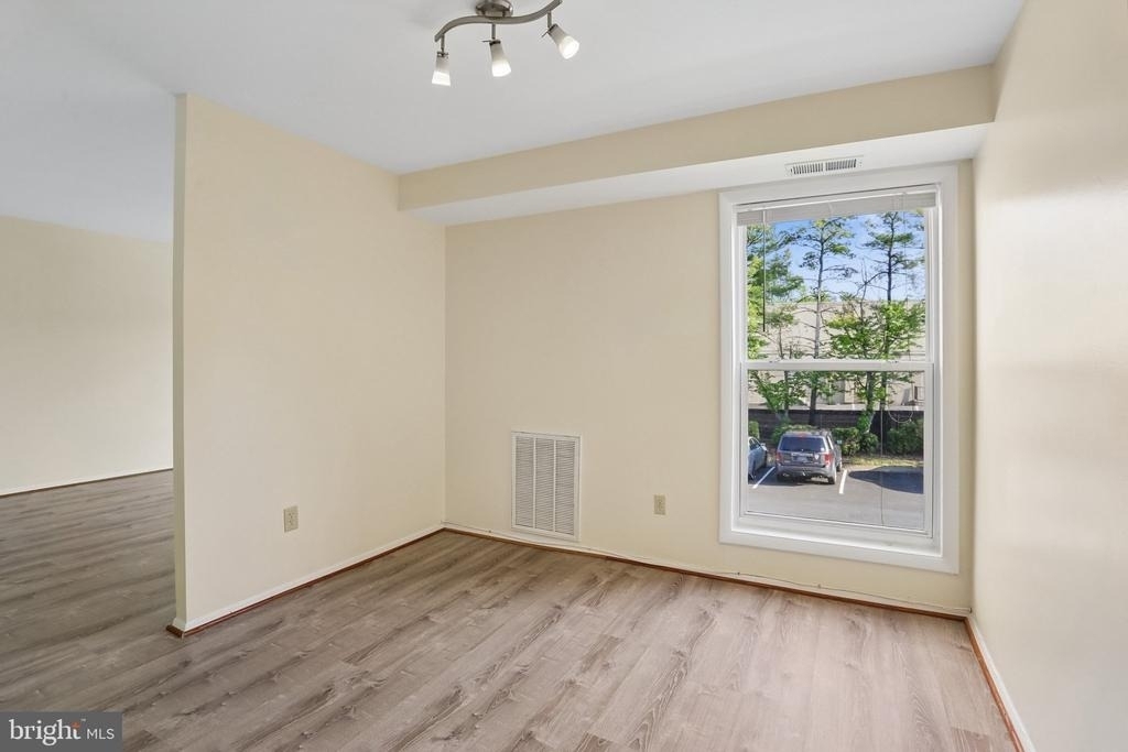 11925 Parklawn Drive - Photo 18