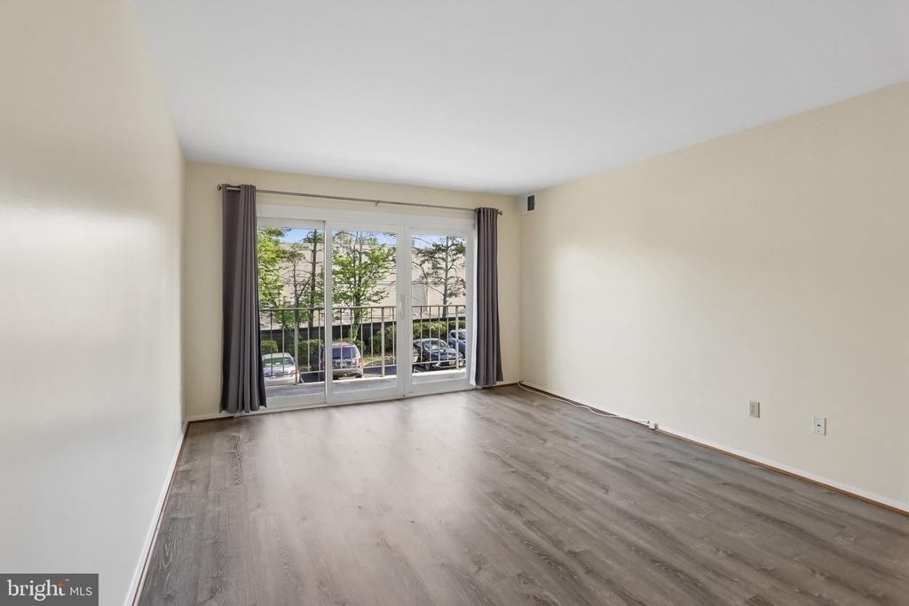 11925 Parklawn Drive - Photo 3