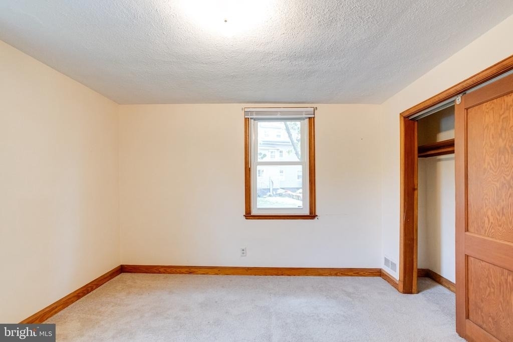 905 Regester - Photo 17