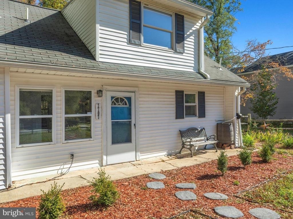 7707 Warsaw Avenue - Photo 3