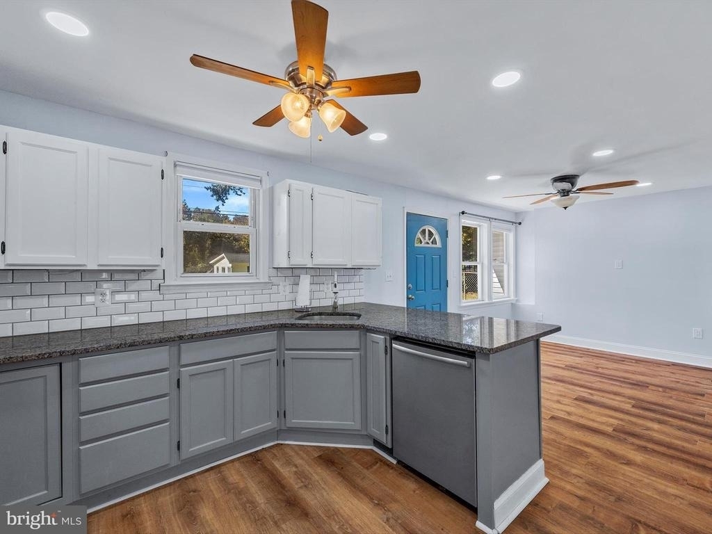 7707 Warsaw Avenue - Photo 10