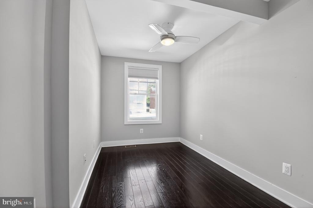 847 20th Street Ne - Photo 18