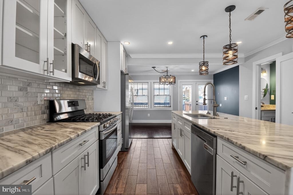 847 20th Street Ne - Photo 2
