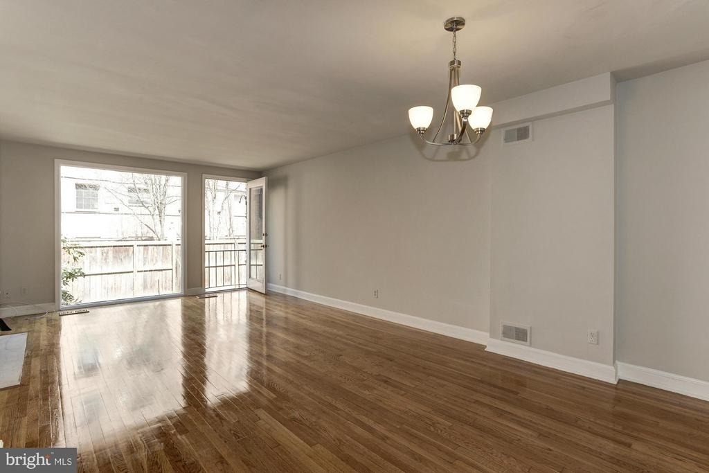 2531 Queen Annes Lane Nw - Photo 4