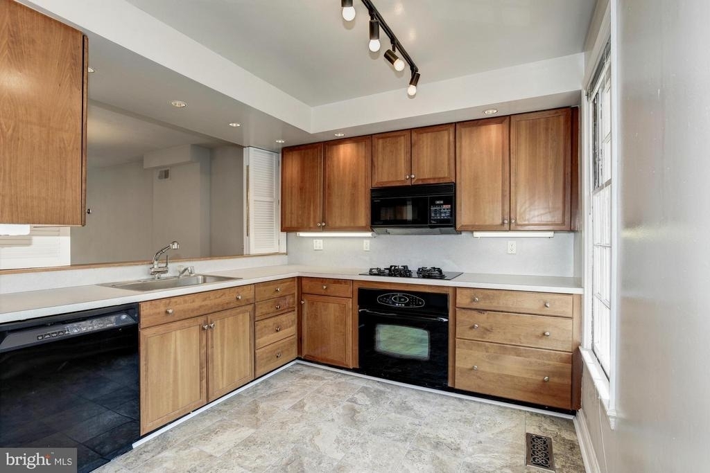 2531 Queen Annes Lane Nw - Photo 10