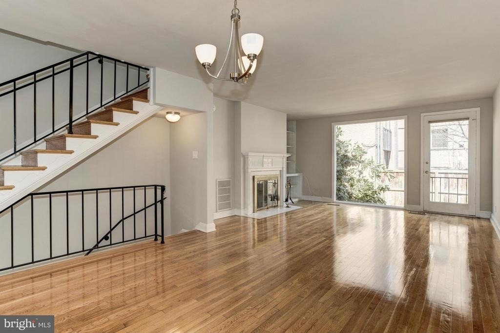 2531 Queen Annes Lane Nw - Photo 5