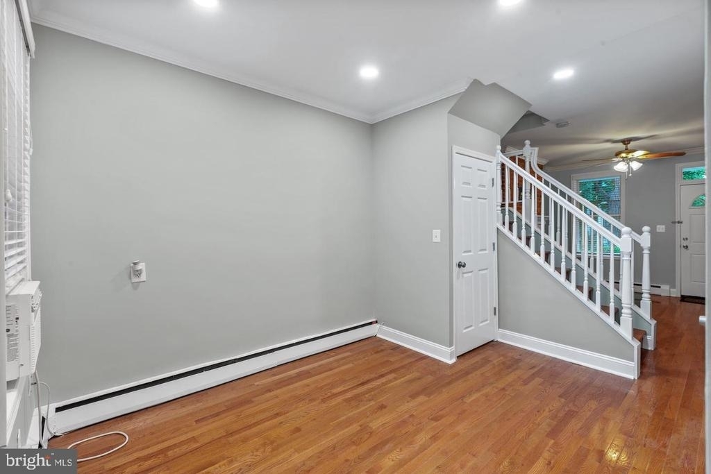 225 14th Place Ne - Photo 5