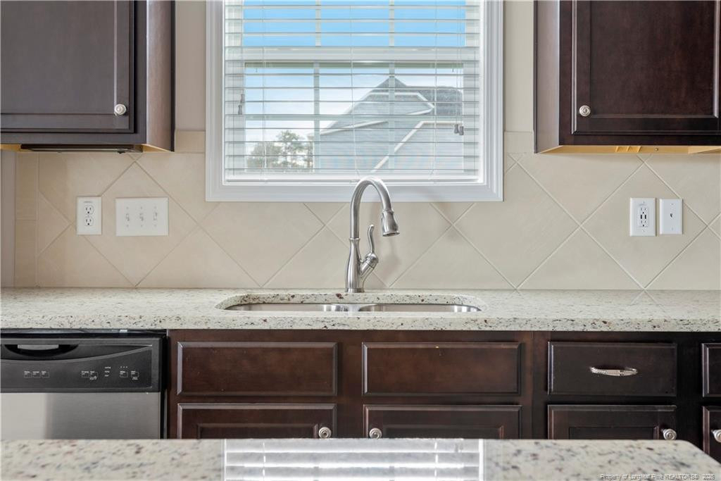 820 Leah Street - Photo 3