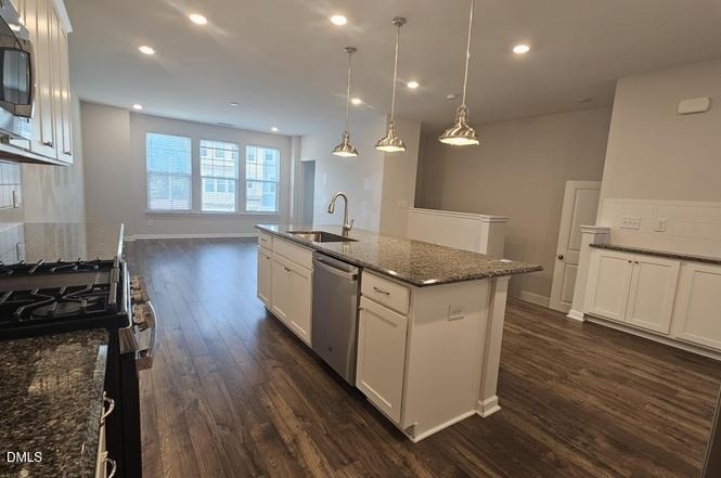 1038 Manorhaven Drive - Photo 2
