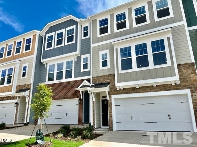 1038 Manorhaven Drive - Photo 0