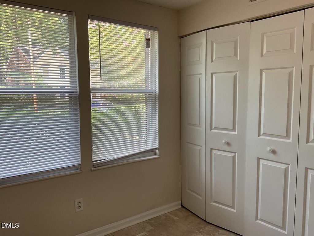 101 Luxon Place - Photo 10