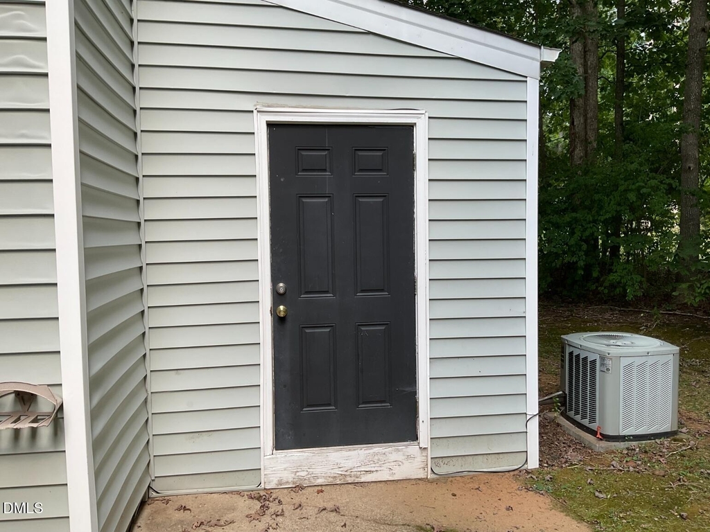 101 Luxon Place - Photo 33
