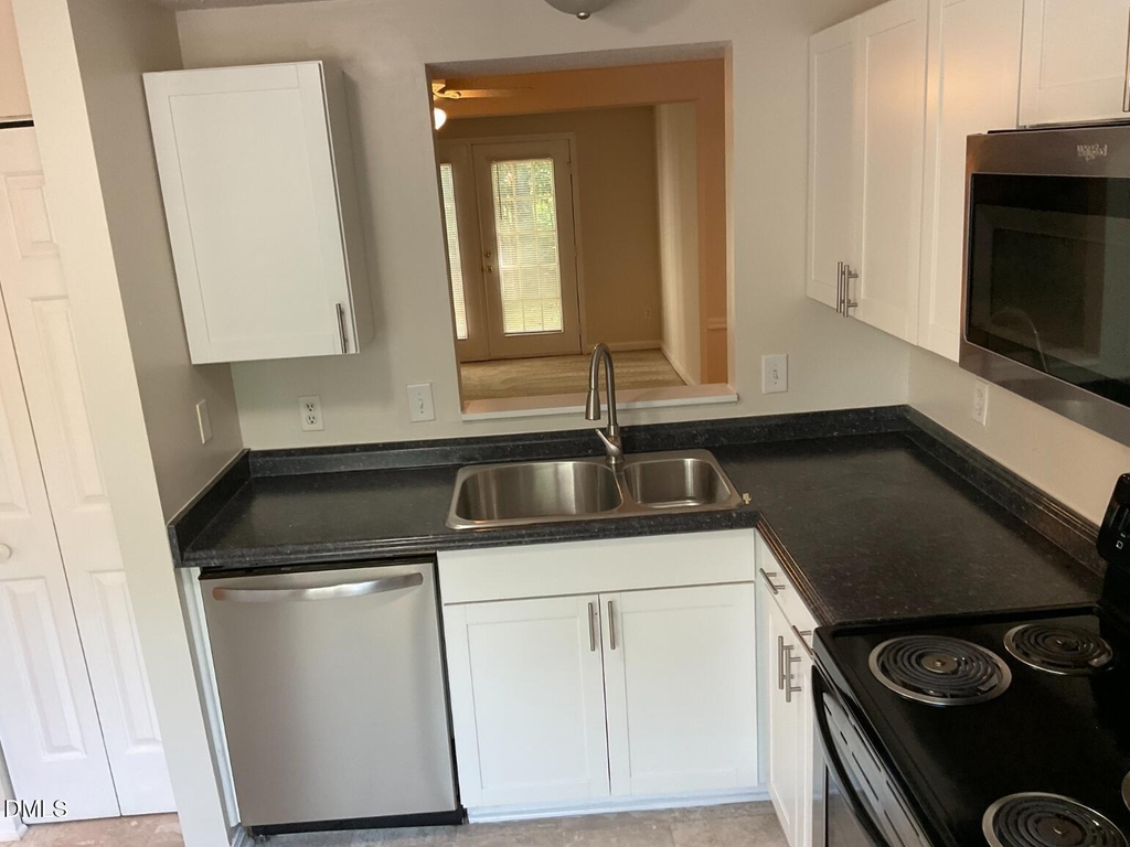 101 Luxon Place - Photo 9
