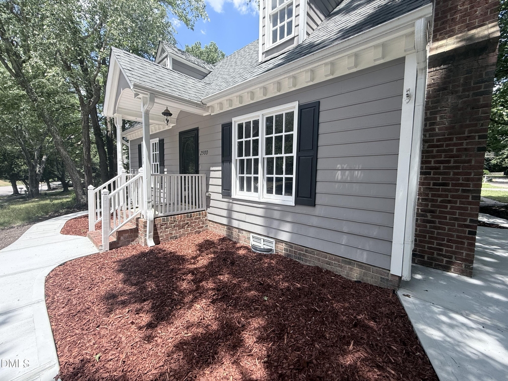 2900 Broadlands Drive - Photo 18