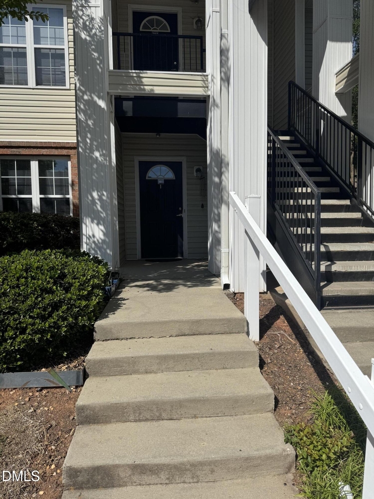 2411 Vancastle Way - Photo 0