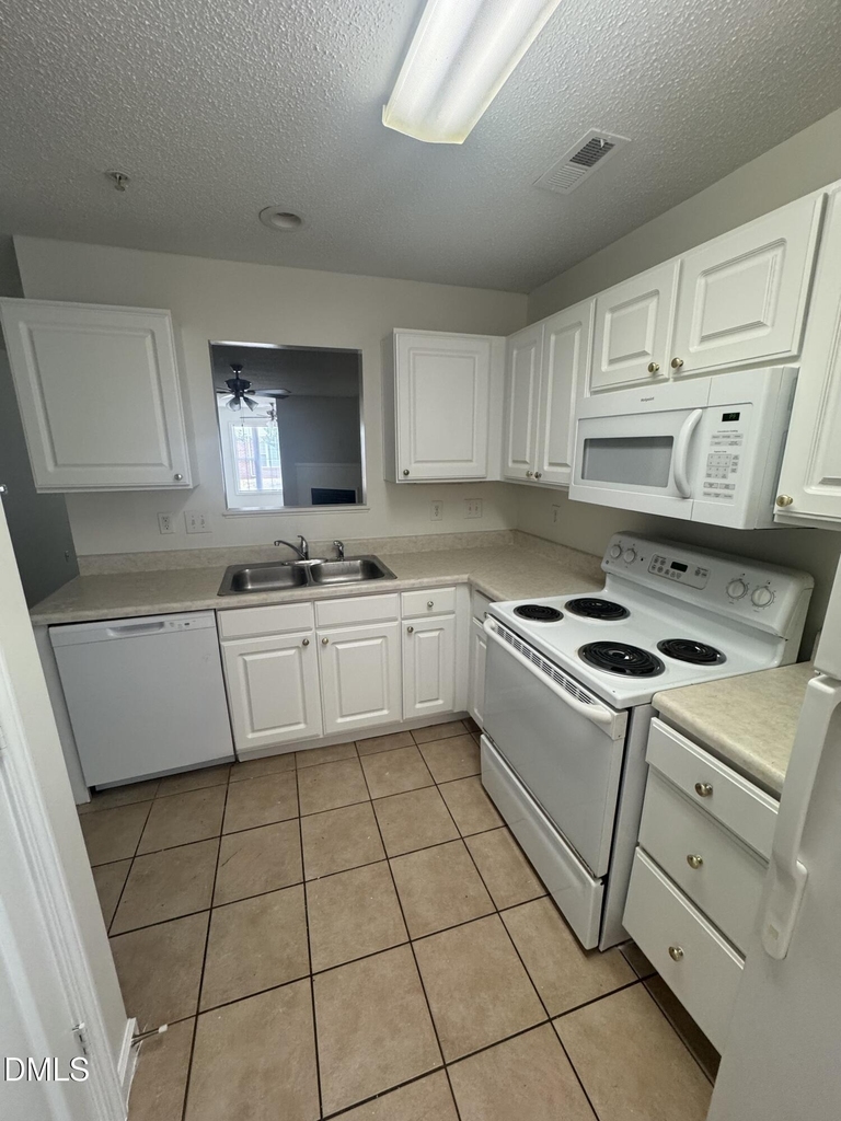 2411 Vancastle Way - Photo 6