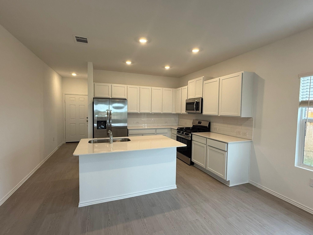 109 Imola St - Photo 18
