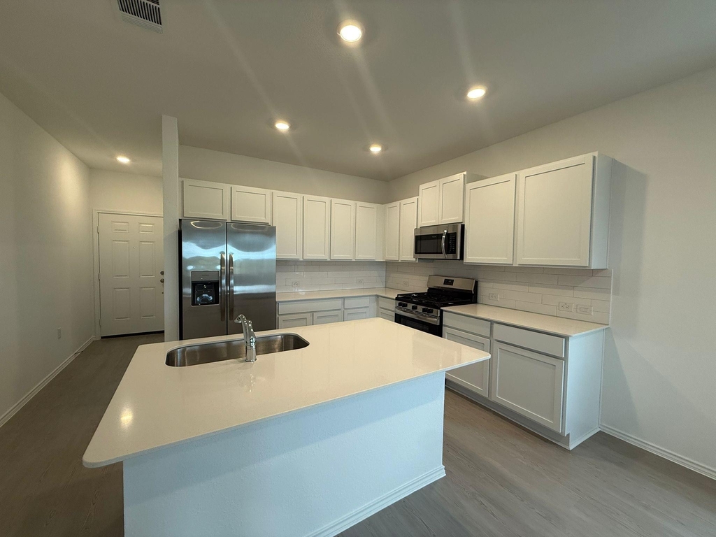 109 Imola St - Photo 11
