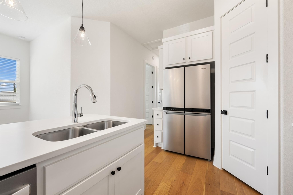 308 E 19th 1/2 St - Photo 16