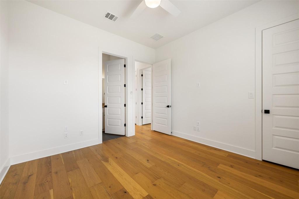 308 E 19th 1/2 St - Photo 20