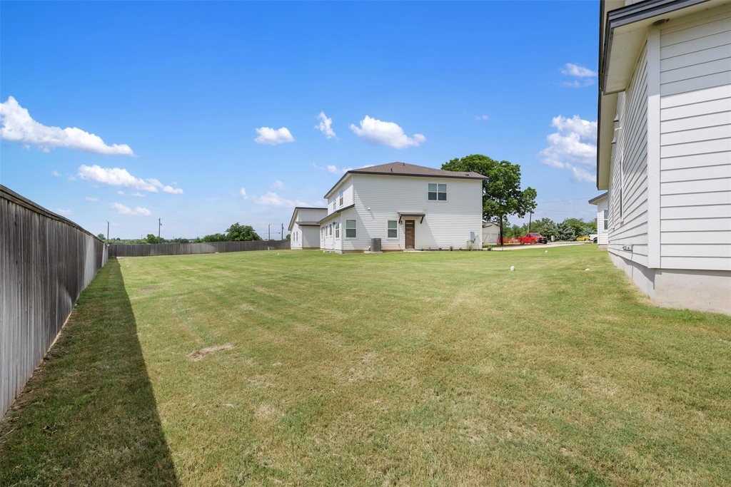 308 E 19th 1/2 St - Photo 29