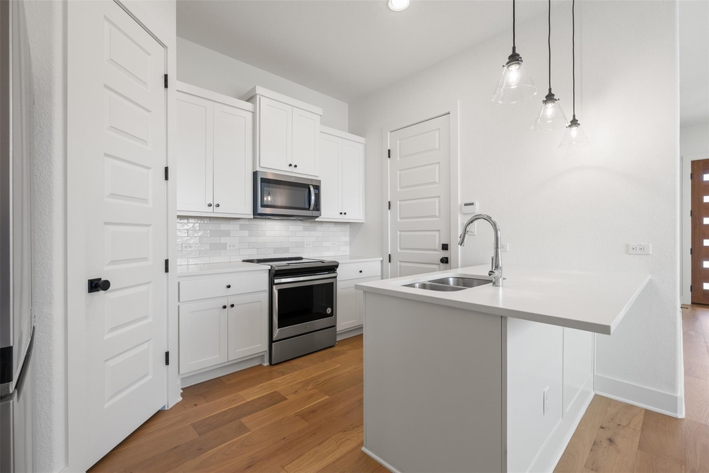 308 E 19th 1/2 St - Photo 13