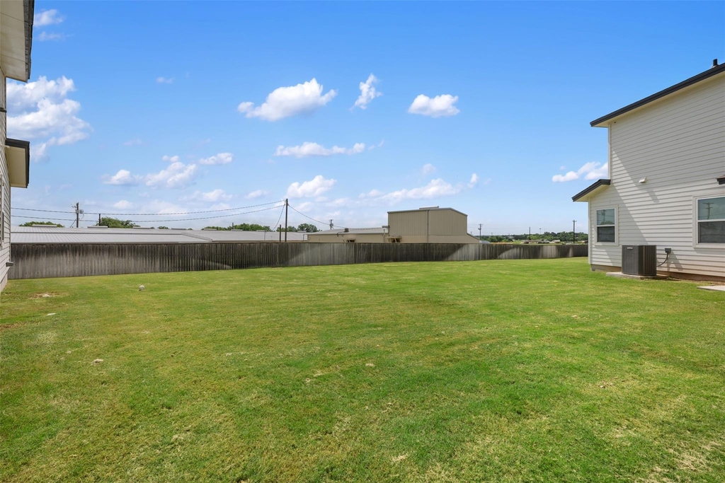 308 E 19th 1/2 St - Photo 26
