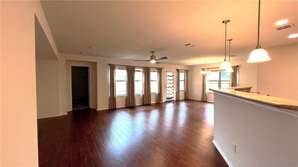 813 Oatmeal Dr - Photo 2