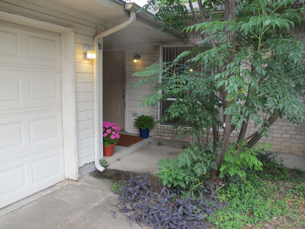 902 Quartz Ct - Photo 1