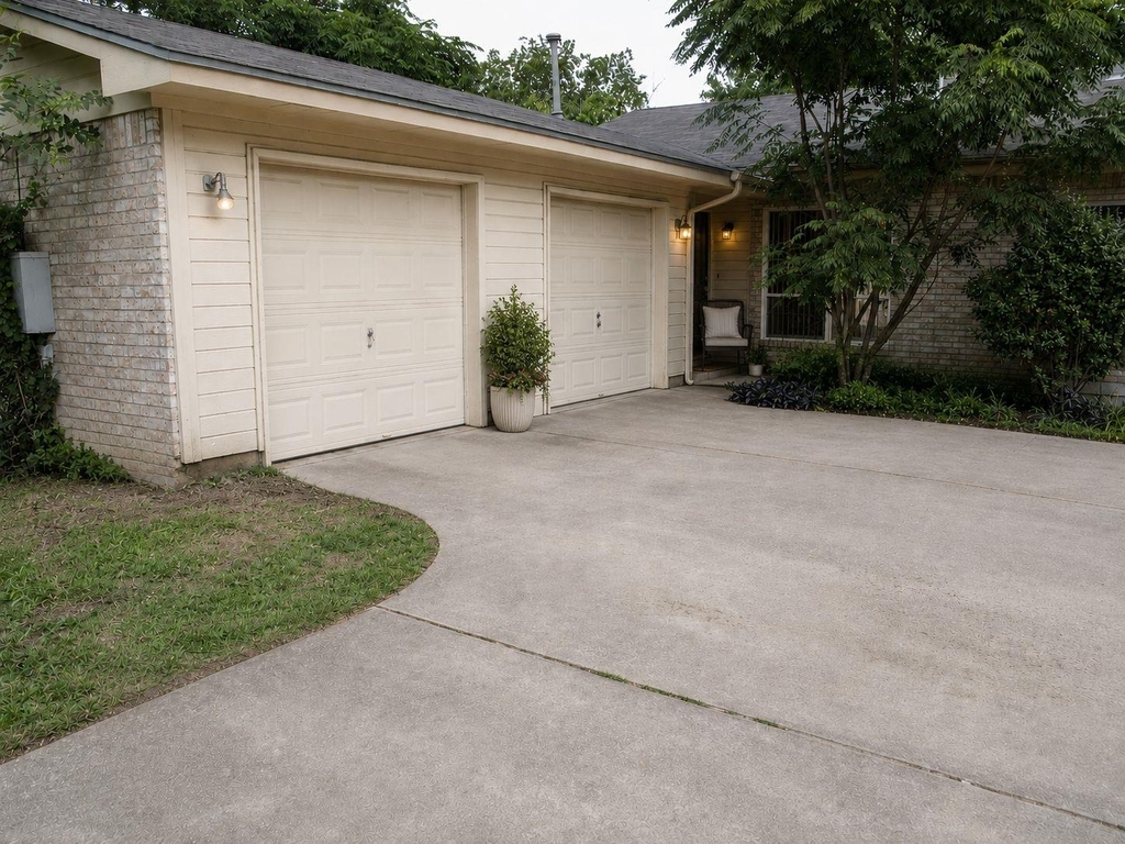 902 Quartz Ct - Photo 0