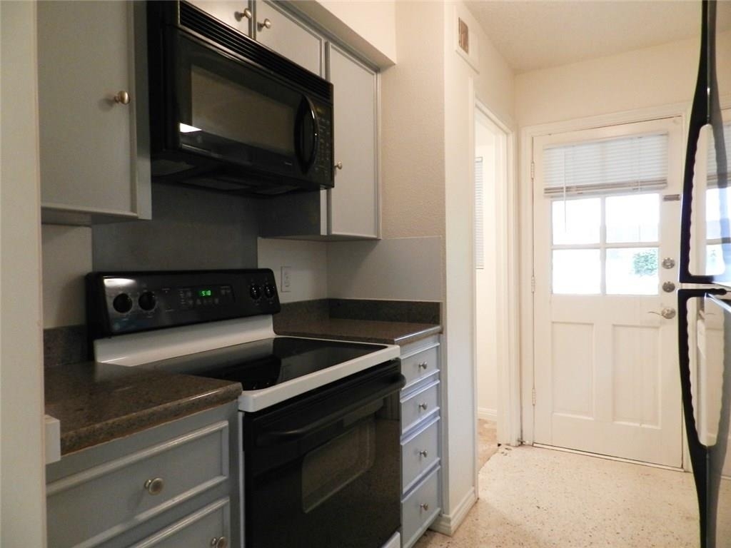 3713 Meredith St - Photo 5