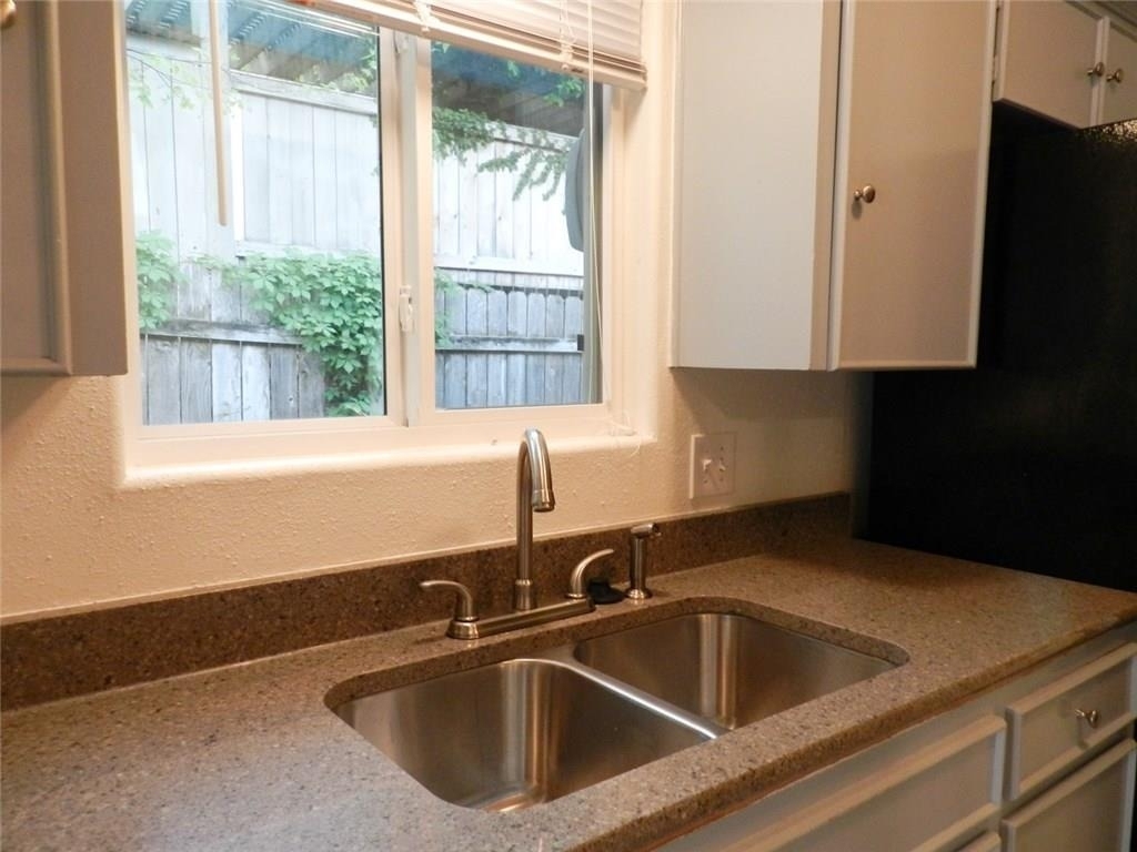 3713 Meredith St - Photo 6
