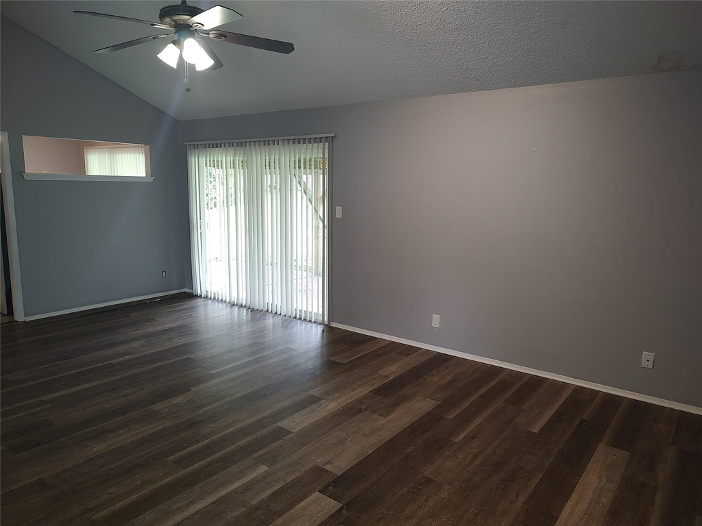 11506 Murcia Dr - Photo 4
