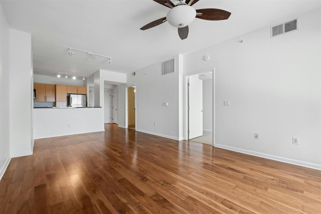 54 Rainey St - Photo 9