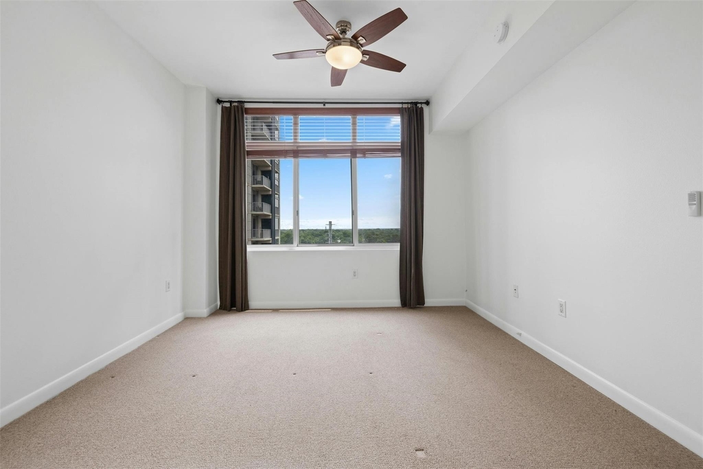 54 Rainey St - Photo 17
